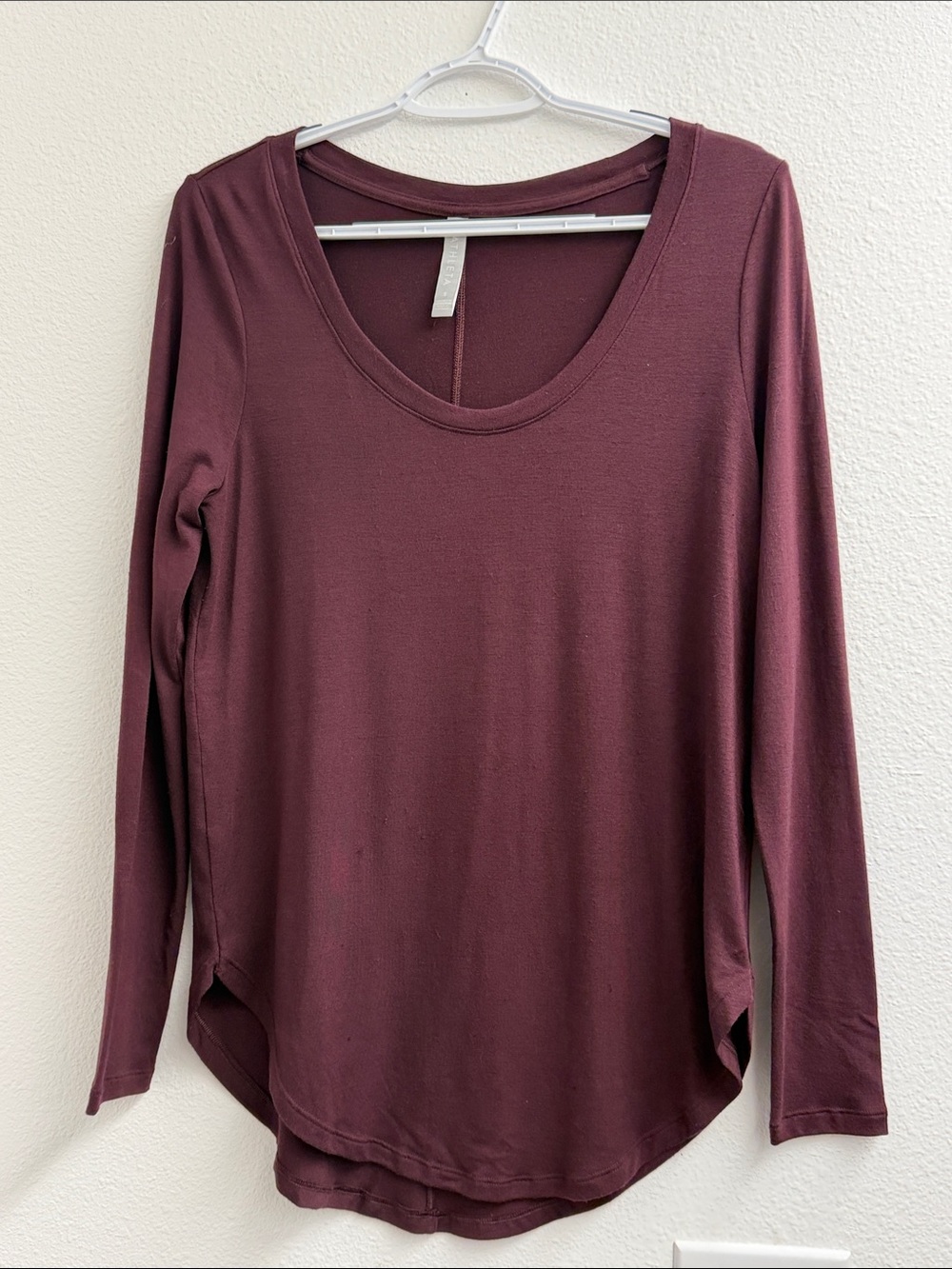 Women's Athleta Long Sleeve Scoop Neck flowy Top - size small